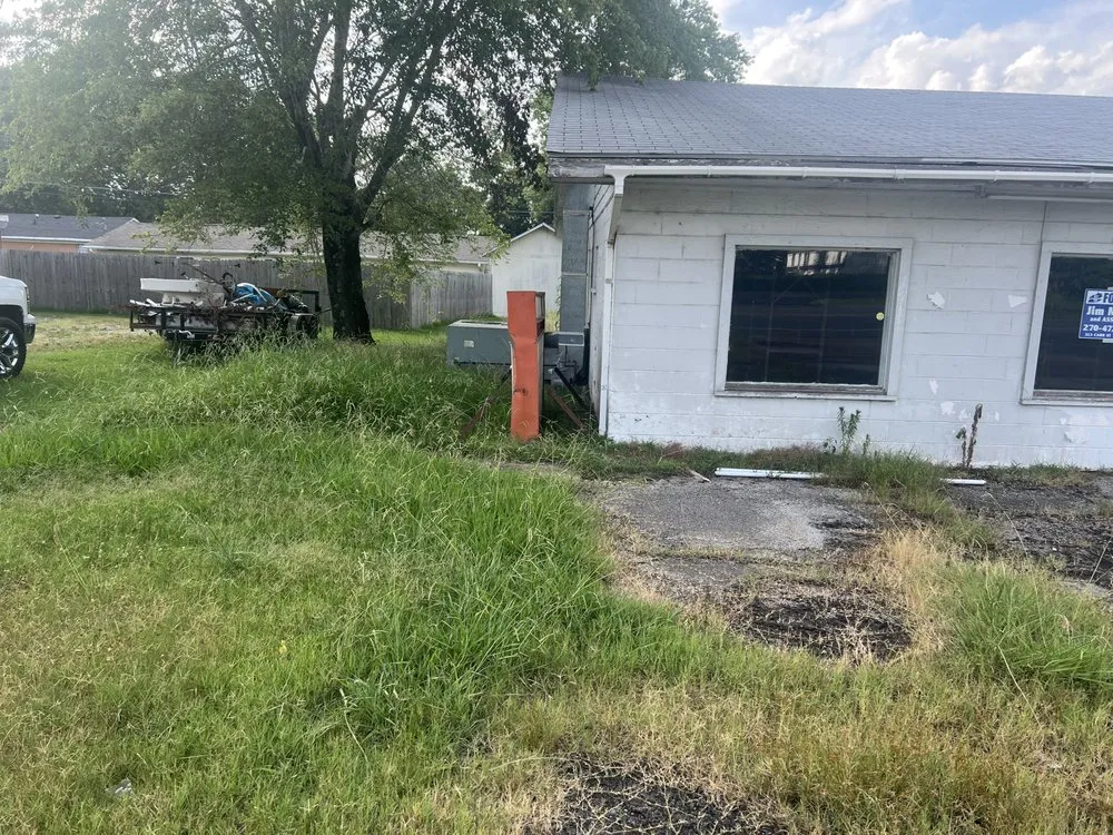 Local yard maintenance in Hickman, KY - First Class Lawncare