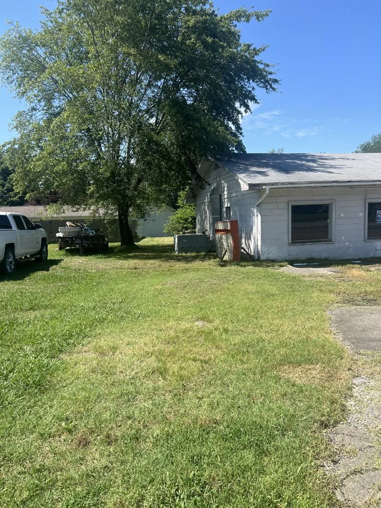 Top-rated garden landscaping in Hickman, KY - First Class Lawncare