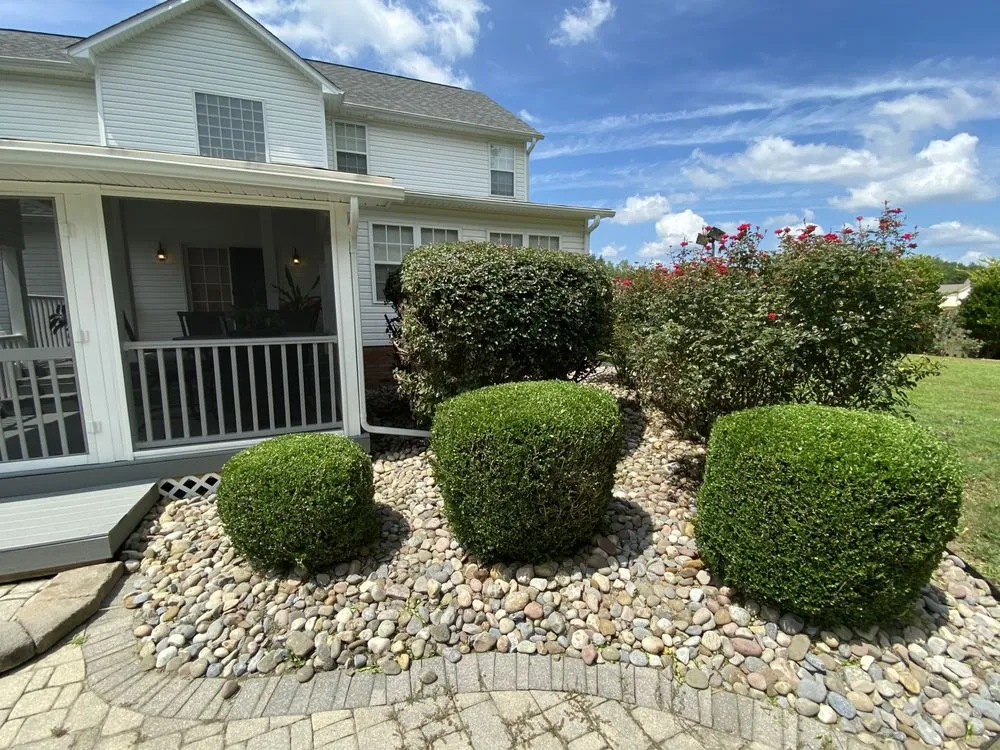 Affordable landscape design experts serving Laurinburg, NC - First Class Lawnservice