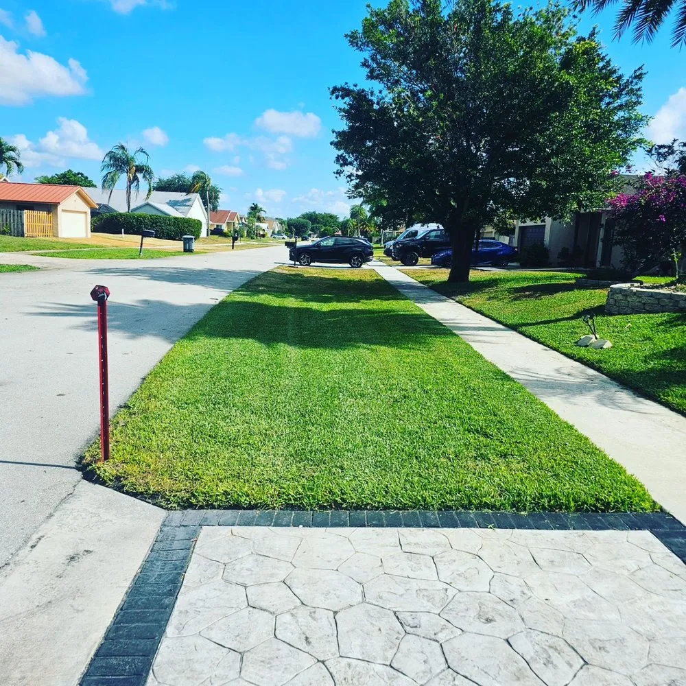 Expert landscaping services experts serving Boca Raton, FL - First Cut Landscaping