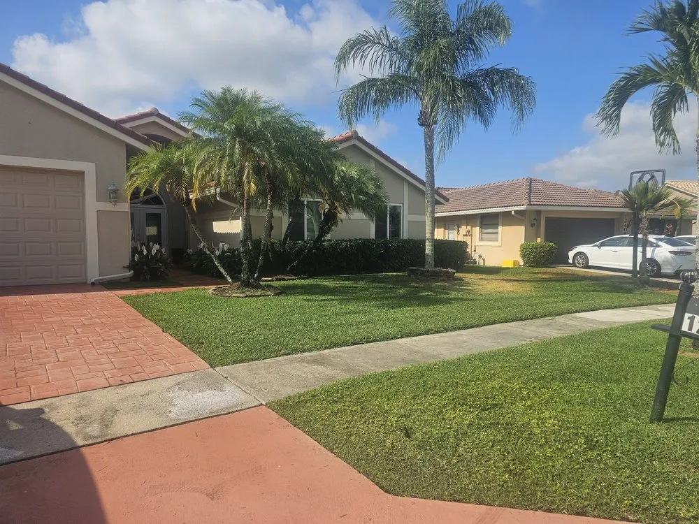 Custom yard cleanup service in Boca Raton, FL - First Cut Landscaping