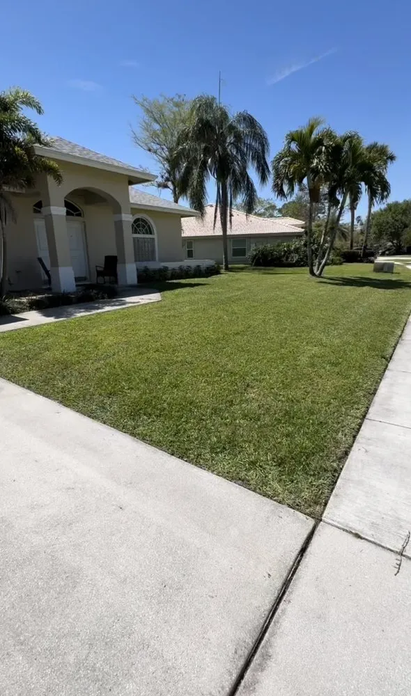 Expert lawn care service experts serving Wellington, FL - First Due Lawn Maintenance
