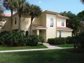 Trusted residential landscaping for residential properties in Oakland Park, FL by First Florida Landcare