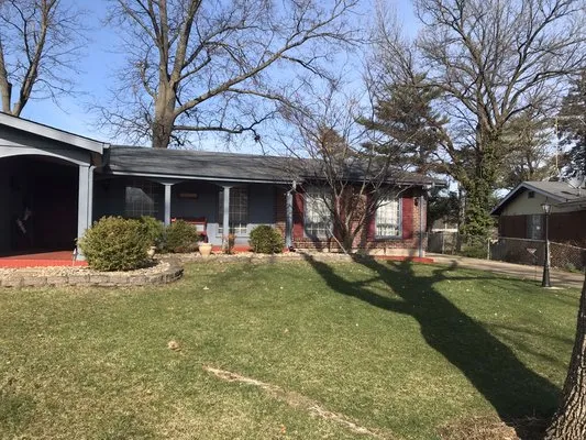 First Impressions Lawn & Garden Logo