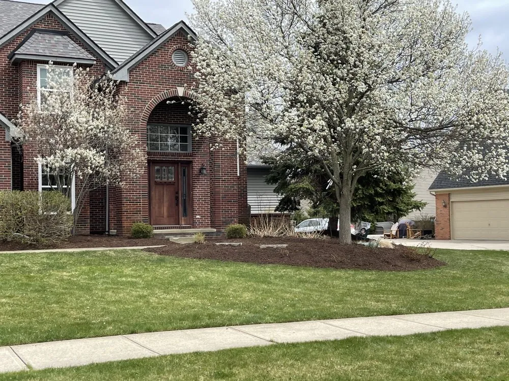 Reliable yard cleanup service experts serving Waterford, MI - First Oakland Lawn and Snow