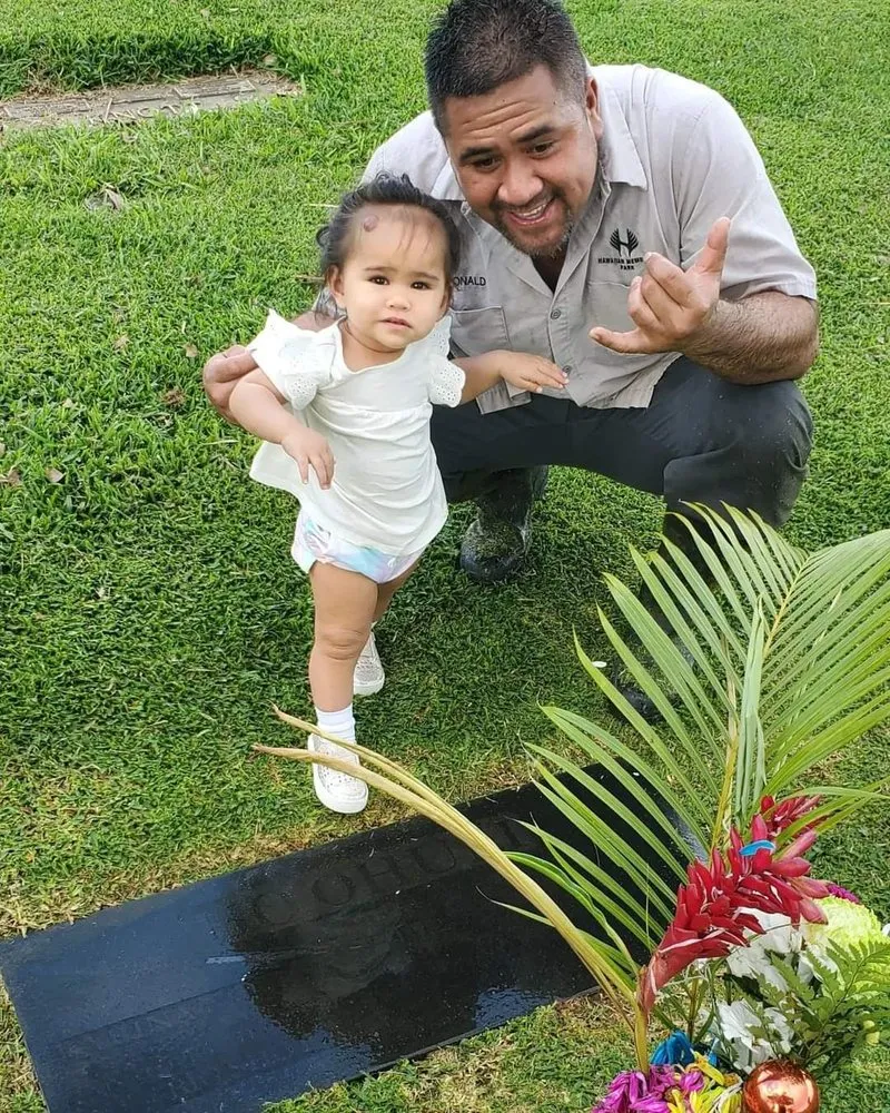 Local lawn mowing service in Honolulu, HI - Fisher Grave Yard Services