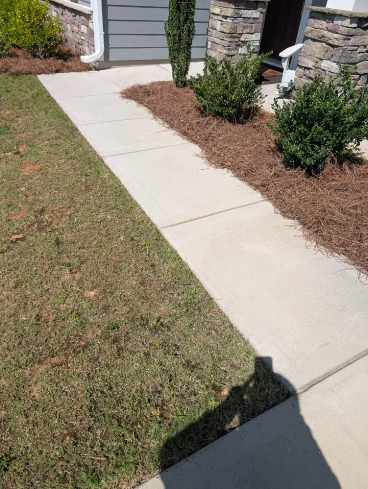 Affordable lawn mowing service with custom design in Fort Mill, SC by Fite Lawn Care