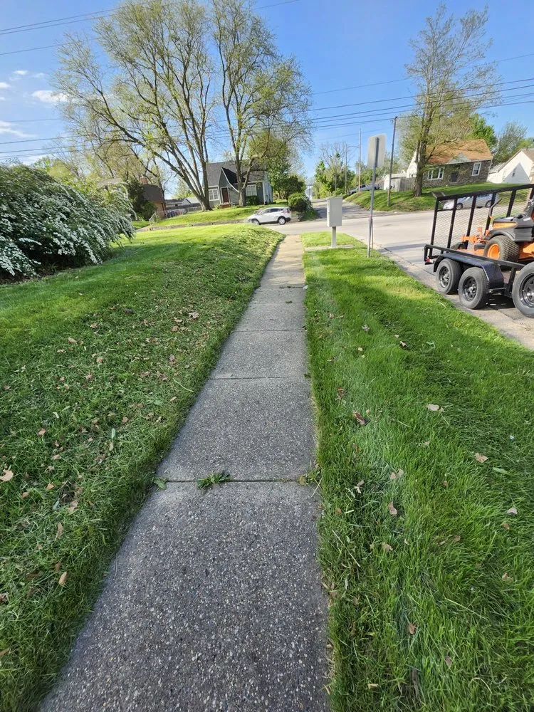 Reliable yard cleanup service in Urbandale, IA by Fitz Lawn Care