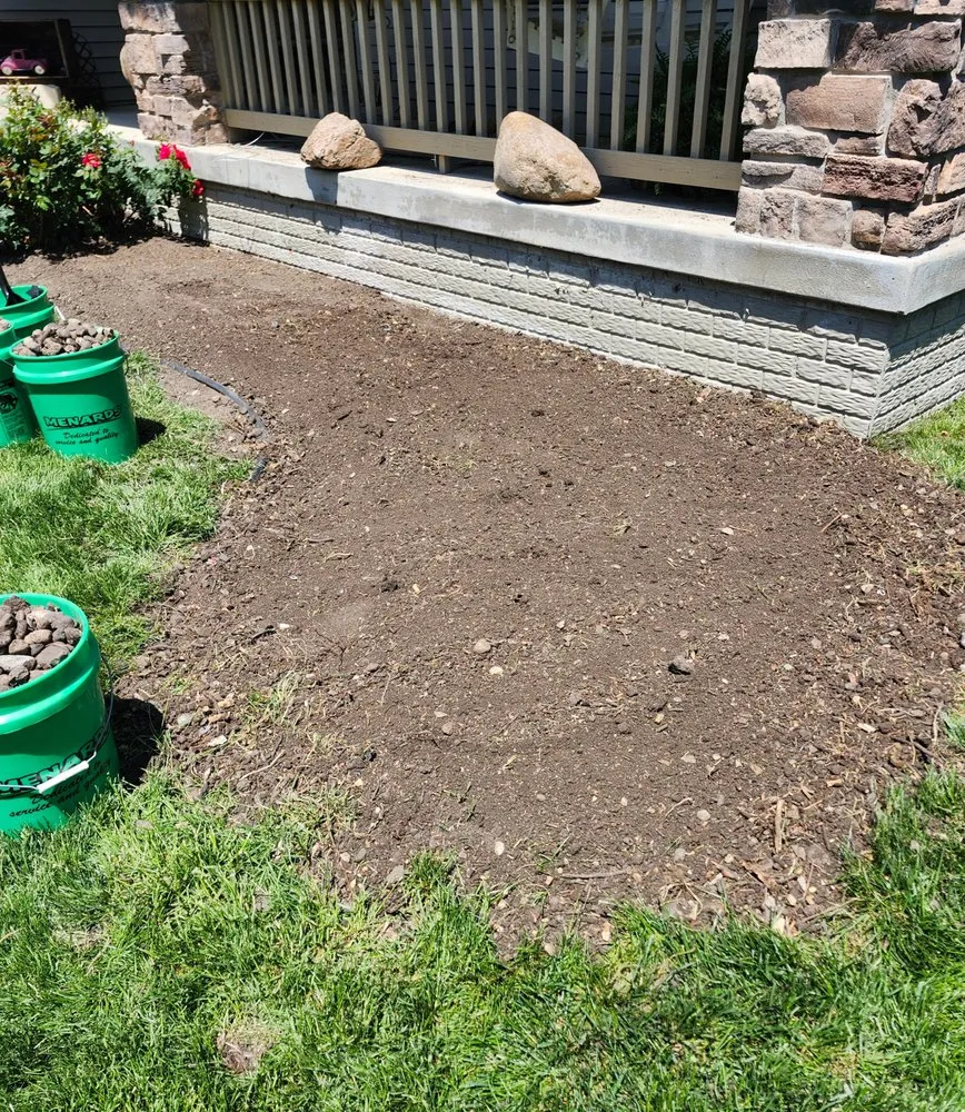 Local garden landscaping in Urbandale, IA - Fitz Lawn Care