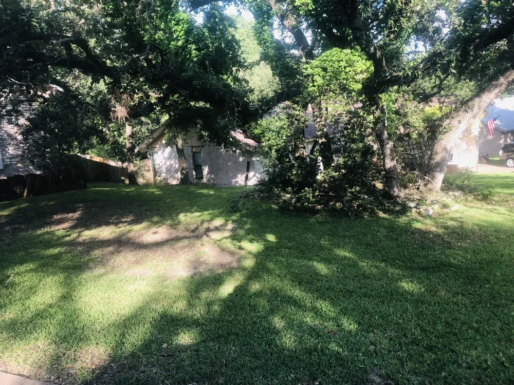 Expert outdoor landscaping experts serving Liberty Hill, TX - Fitzhugh Lawnmowing