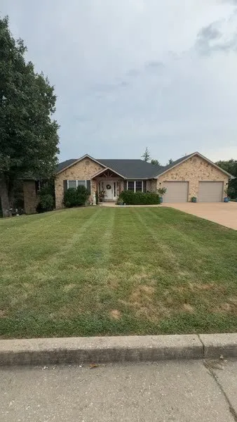 Top-rated landscaping services in Wardsville, MO by Fitzs Lawncare and Landscape