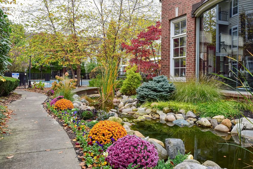 Local lawn mowing service experts serving Reynoldsburg, OH - Five Seasons Landscape