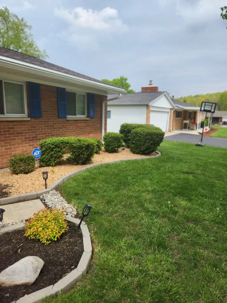 Custom landscape design experts serving West Carrollton, OH - Five Seasons