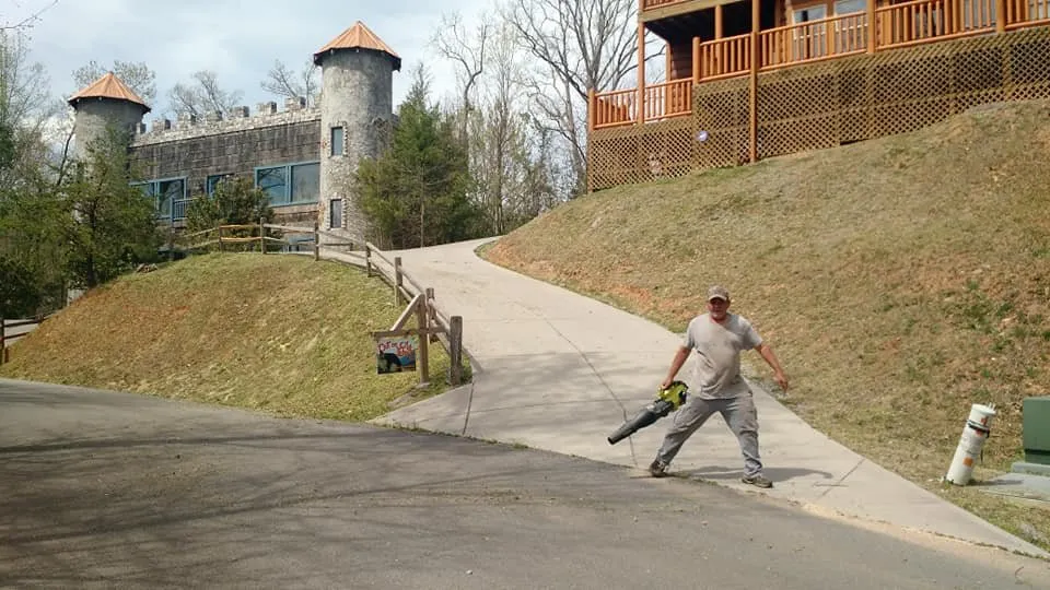 Custom yard maintenance experts serving Sevierville, TN - Five Star Lawn Care