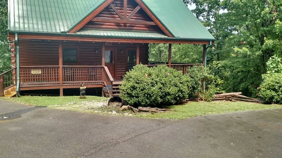 Expert yard maintenance for residential properties across Sevierville, TN - Five Star Lawn Care