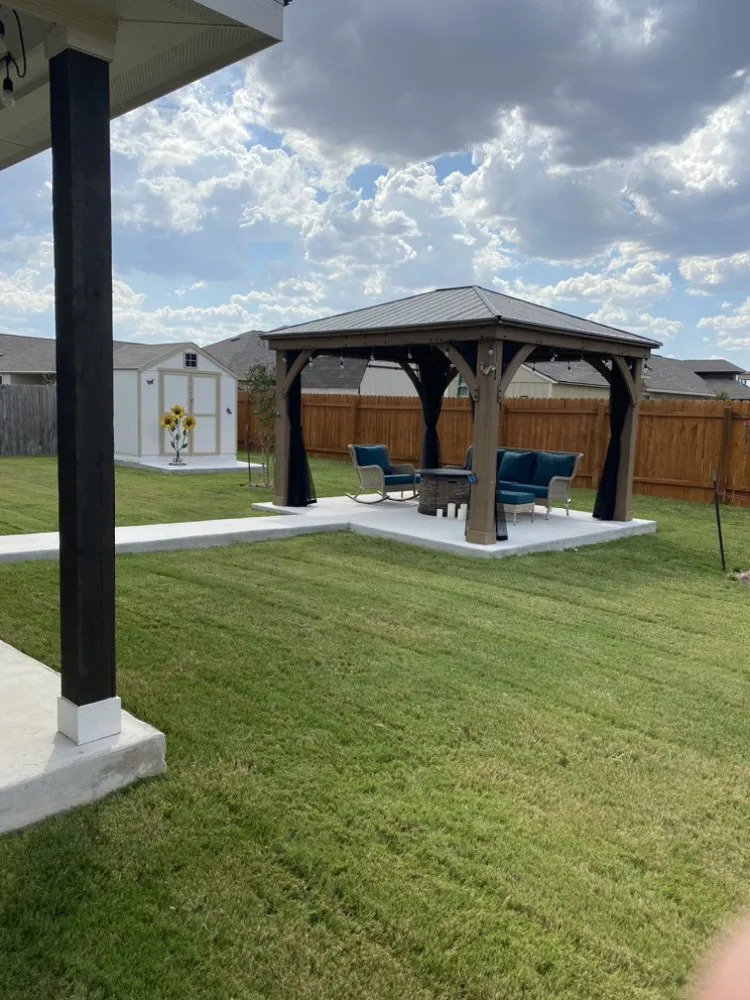 Custom garden landscaping in Round Rock, TX by Five Star Sprinkler