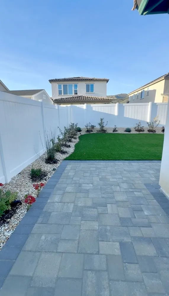 Custom lawn care service for year-round maintenance across Los Angeles, CA - Five Stars Builders