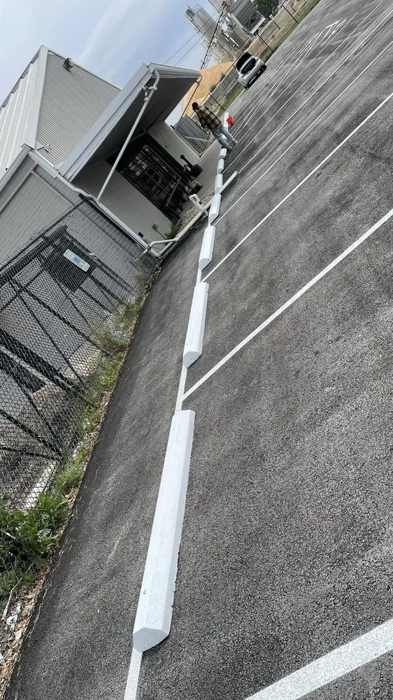 Affordable residential landscaping for beautiful yards across San Antonio, TX - Five Stars Parking Lot Solutions