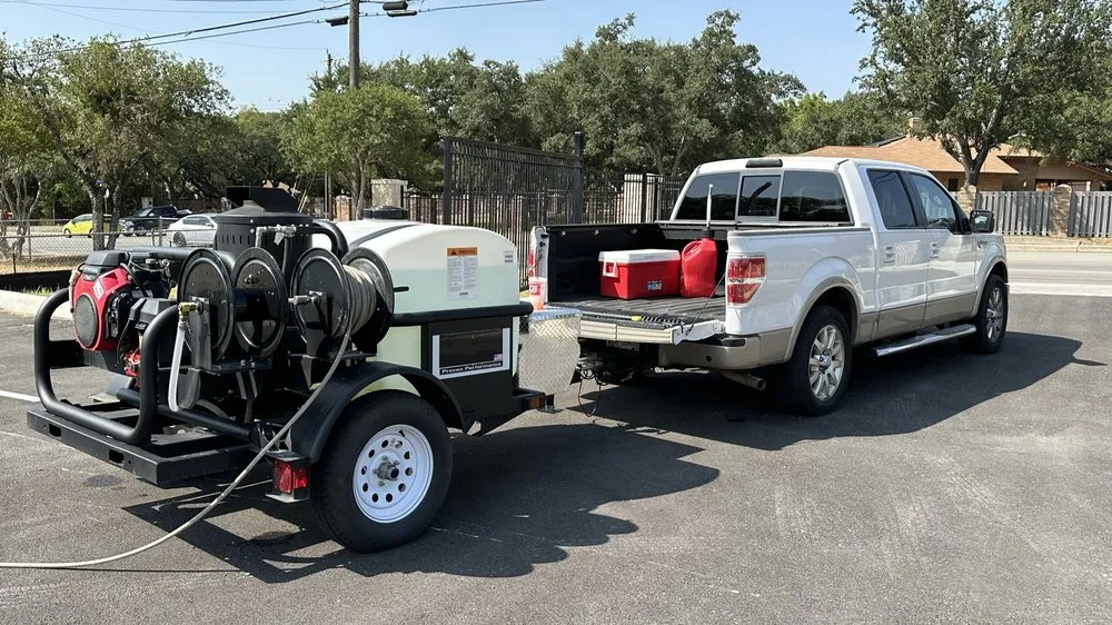 Top-rated lawn mowing service experts serving San Antonio, TX - Five Stars Parking Lot Solutions