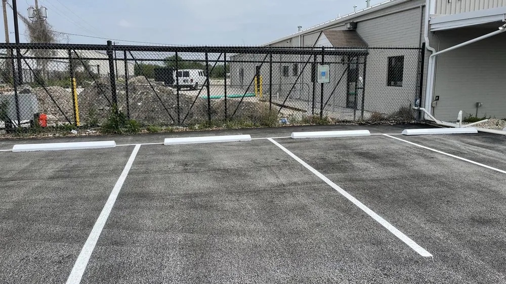 Reliable yard maintenance for beautiful yards across San Antonio, TX - Five Stars Parking Lot Solutions