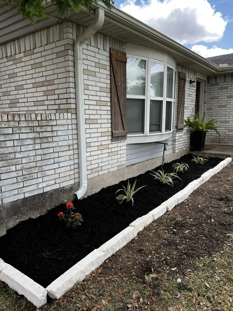 Top-rated lawn mowing service for year-round maintenance in Corpus Christi, TX by Fixed Income Landscaping