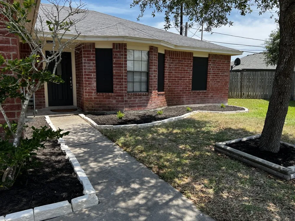 Reliable landscaping services in Corpus Christi, TX by Fixed Income Landscaping