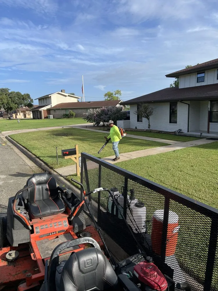 Custom landscape installation experts serving Corpus Christi, TX - Fixed Income Landscaping