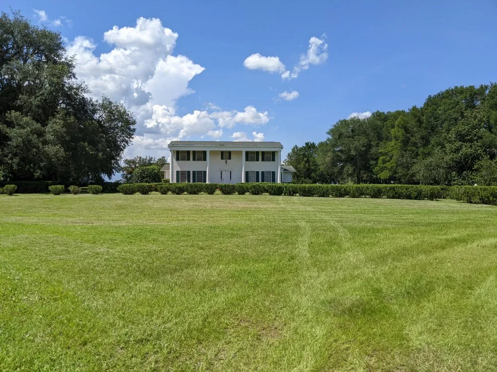 Reliable yard maintenance for outdoor upgrades across Brooksville, FL - F&J Curl