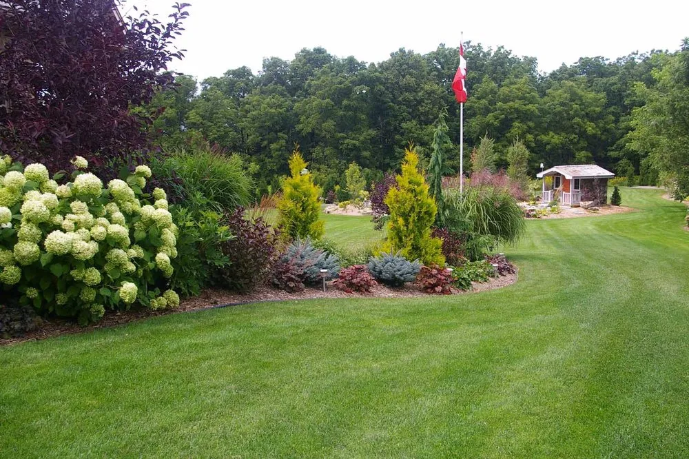 Trusted yard cleanup service for beautiful yards across Pontiac, MI - F&J Landscaping