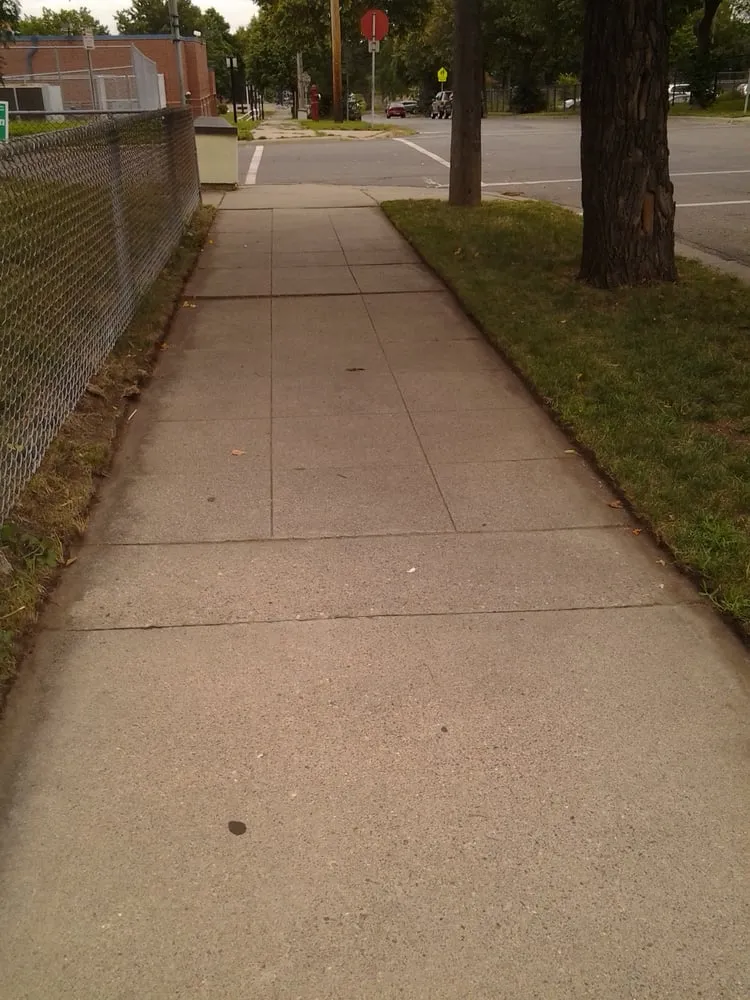 Affordable outdoor landscaping experts serving Minneapolis, MN - Fj Lawn Care