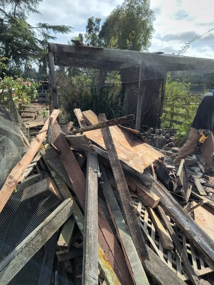 Expert outdoor landscaping in Los Gatos, CA by F&J Outdoor Service