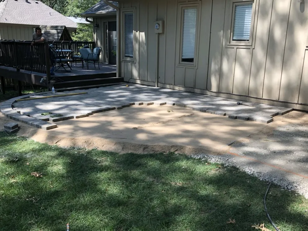 Affordable lawn mowing service experts serving Overland Park, KS - F&J Services