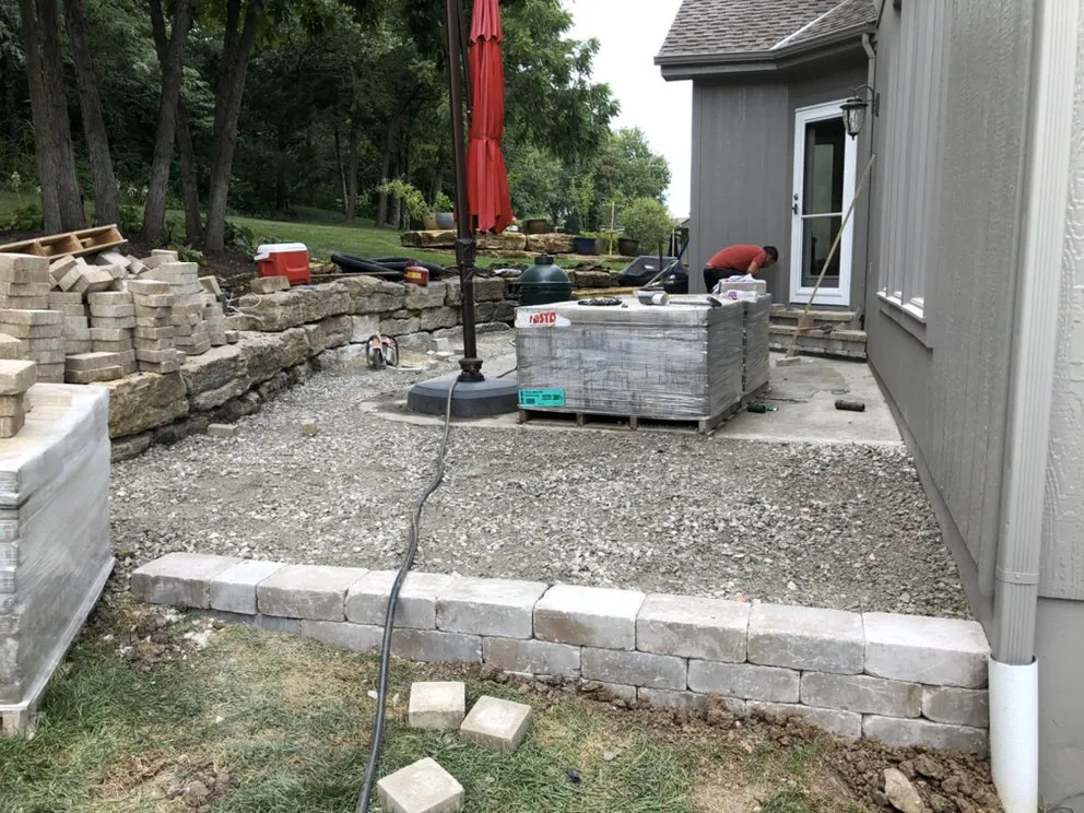 Local yard cleanup service experts serving Overland Park, KS - F&J Services