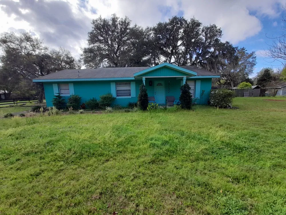 Local garden landscaping for homes in DeLand, FL by FL Pro Lawn Care