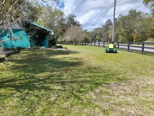 FL Pro Lawn Care Logo