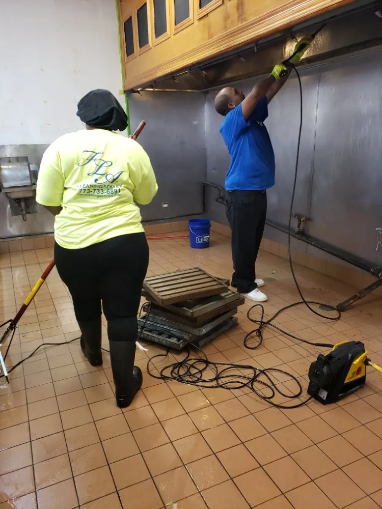 Local yard cleanup service in Hazel Crest, IL - FLA Cleaning Service