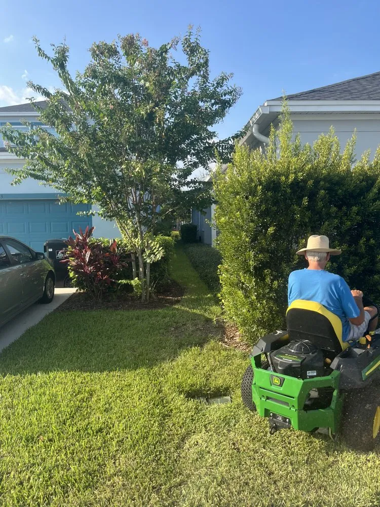 Top-rated yard cleanup service near you across Orlando, FL - Flamingo Services