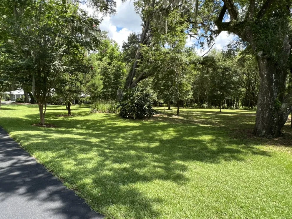 Trusted lawn mowing service in Tallahassee, FL by Flash Lawn Maintenance