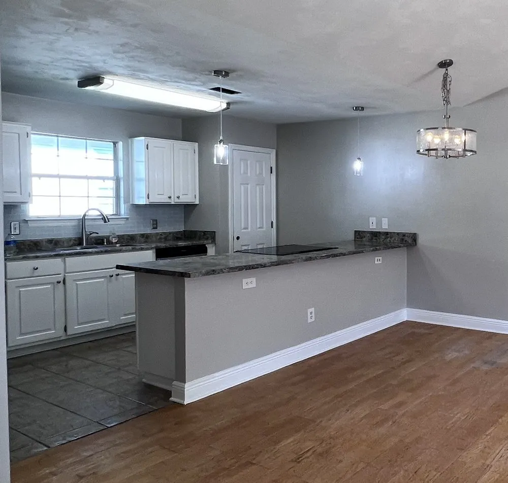 Local lawn mowing service in Tallahassee, FL - Flash Lawn Maintenance