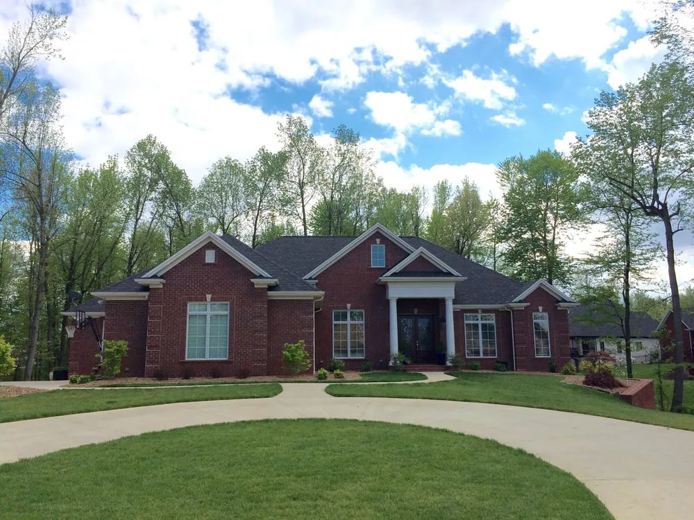 Professional yard cleanup service in Owensboro, KY by Flaspoehler Landscaping
