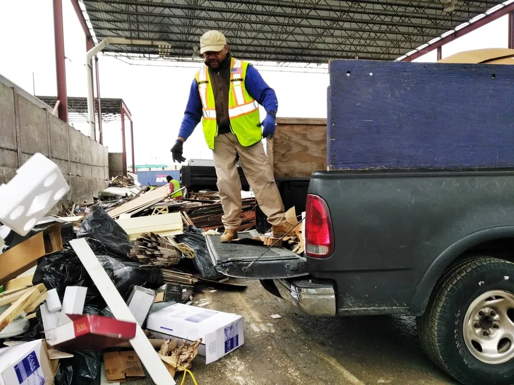 Trusted lawn care service in Philadelphia, PA by Flat Rate Labor