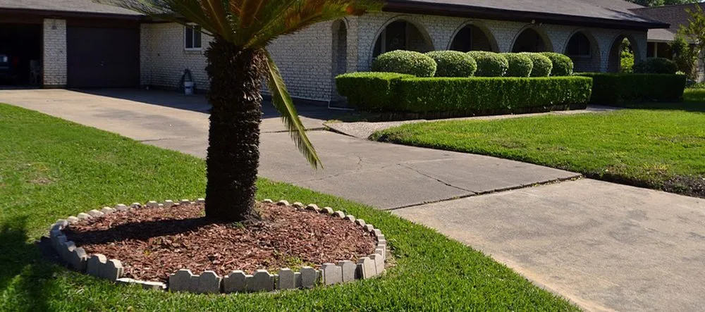 Local lawn mowing service experts serving Talking Rock, GA - Flatbush Lawncare