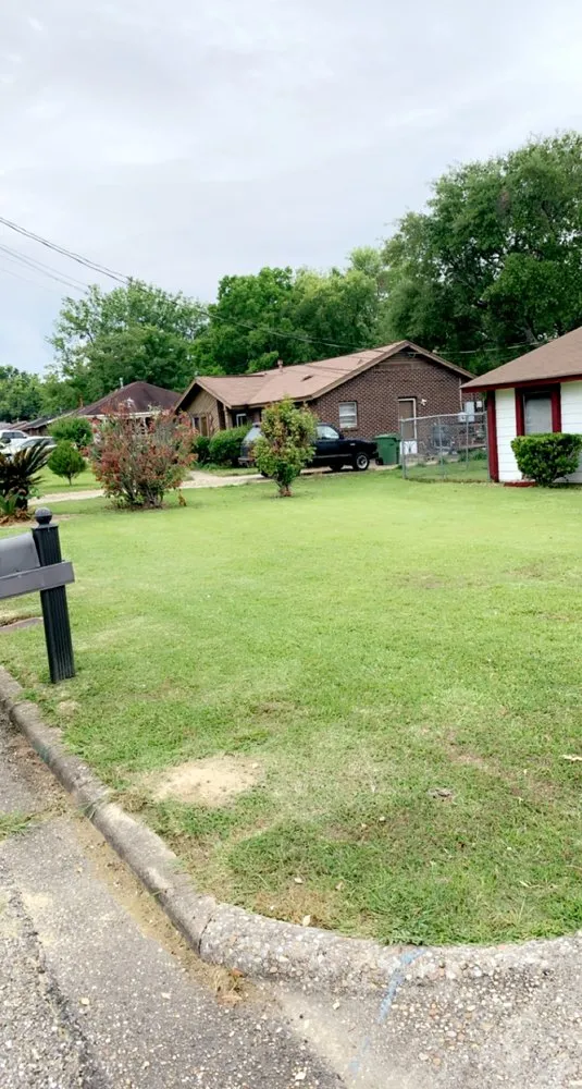 Reliable landscape design for homes across Montgomery, AL - Flatwood Lawn