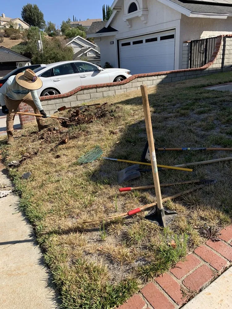 Local lawn mowing service in Santa Clarita, CA - Flawless Gardens