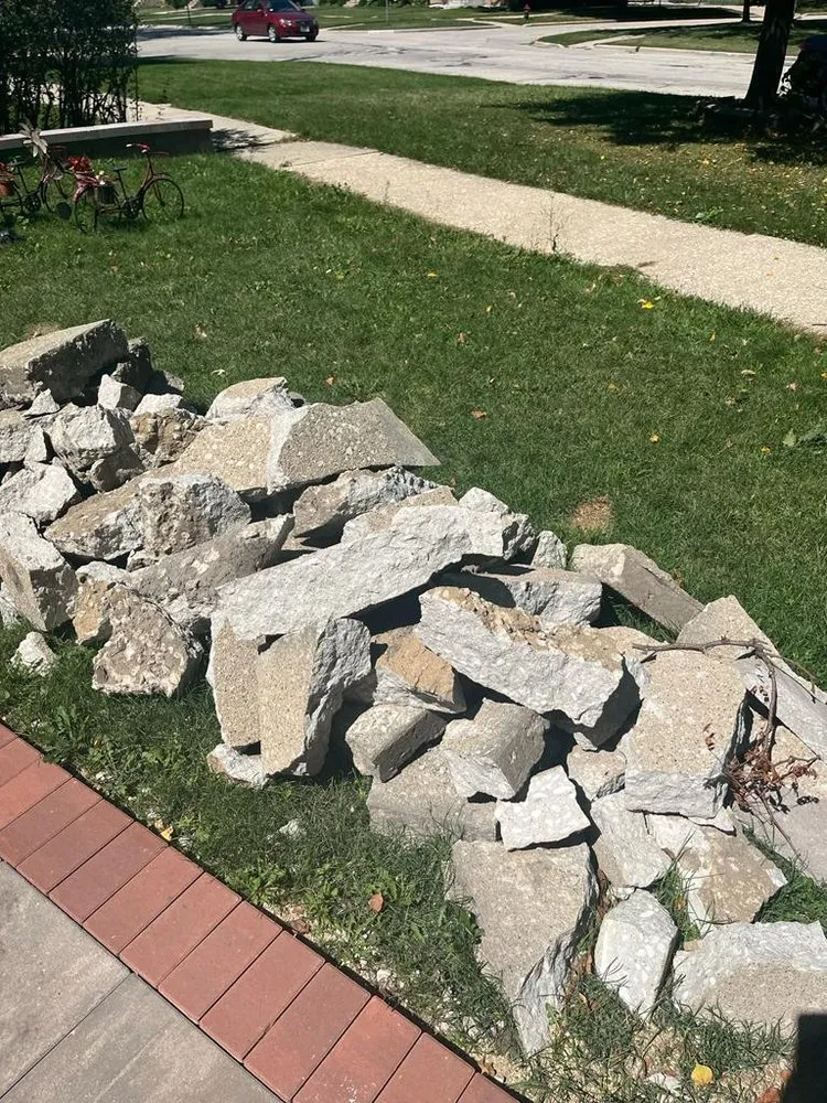 Professional lawn mowing service in Ottawa, IL by Flawless Landscaping