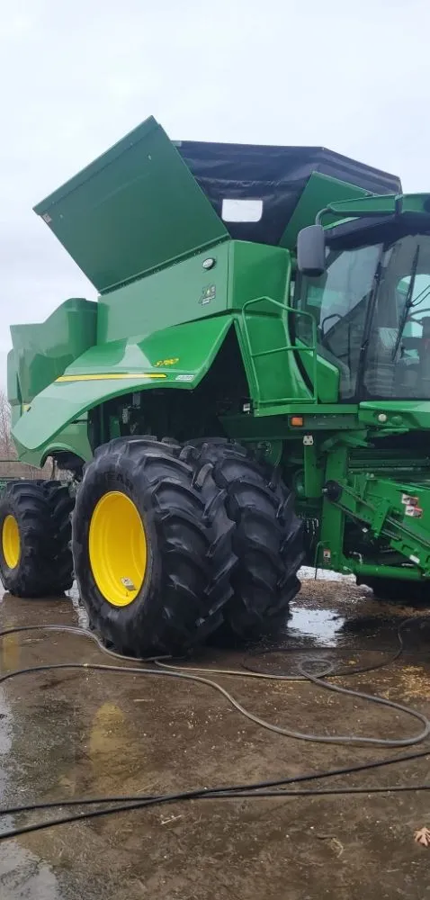 Affordable lawn care service experts serving Effingham, IL - Flawless Property Solutions