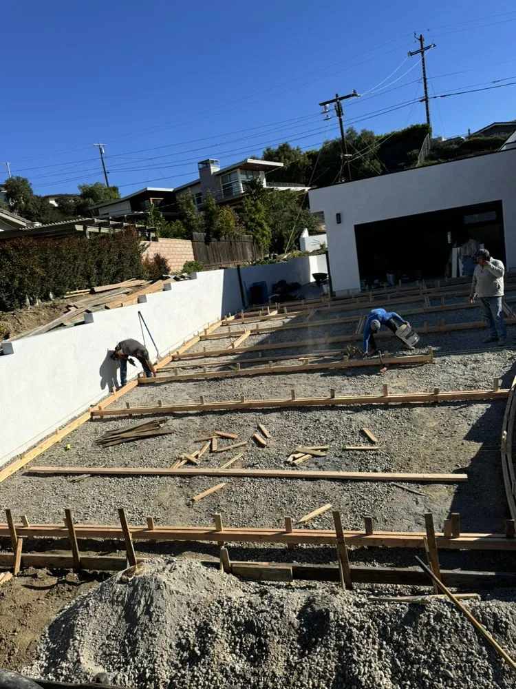 Custom yard maintenance for homes across Oxnard, CA - FLE Landscape & Construction