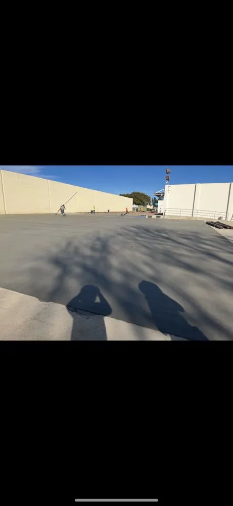 Affordable lawn mowing service in Oxnard, CA - FLE Landscape & Construction