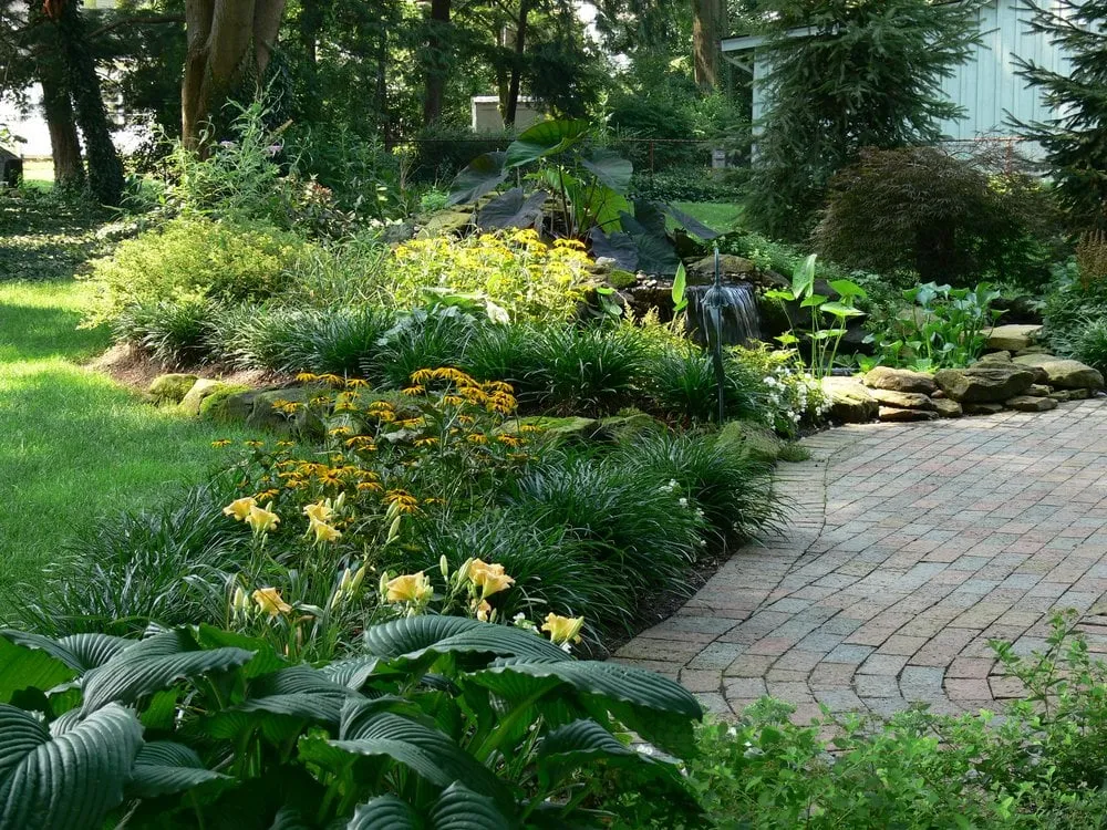 Local lawn mowing service experts serving Olmsted Falls, OH - Fleck & Son's Landscape Service