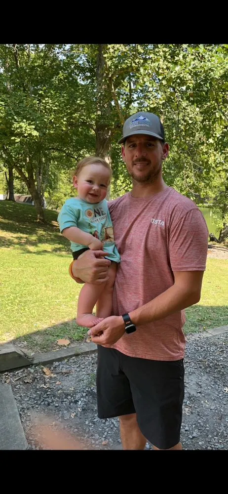 Reliable lawn care service experts serving Bristol, TN - Fleenor Landscaping